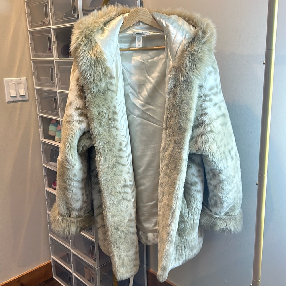 Vintage coat! Great condition stylish for the winter